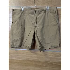 Columbia Shorts Mens Sz 46 x 10” Inseam Tan Color Outdoor Hiking Beach Walking
